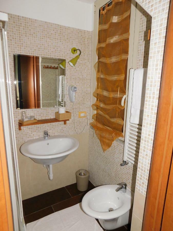 Alderi Hotel Matera Bagian luar foto